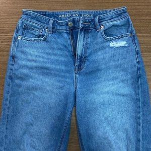 American Eagle Comfort Stretch Waistband Mom Jeans size 4 Regular